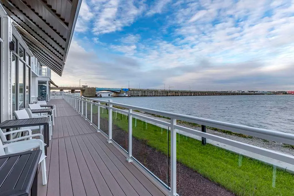 Cambria Ocean - Bayfront 3*