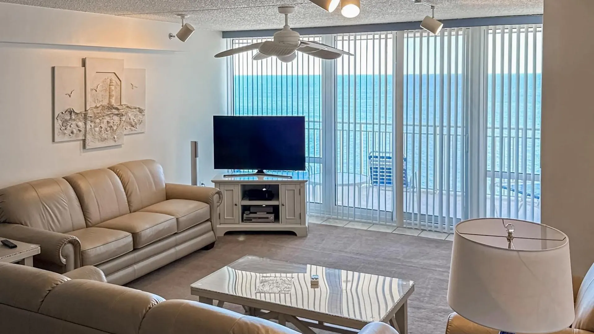 Apartment Carousel 2207