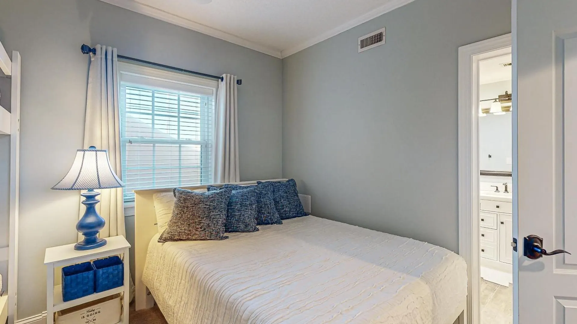 Seaside Retreat 101 Apartment