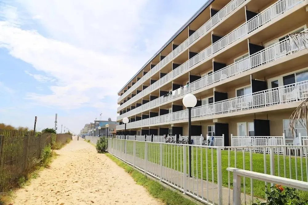 Dunes Oceanfront Hotel