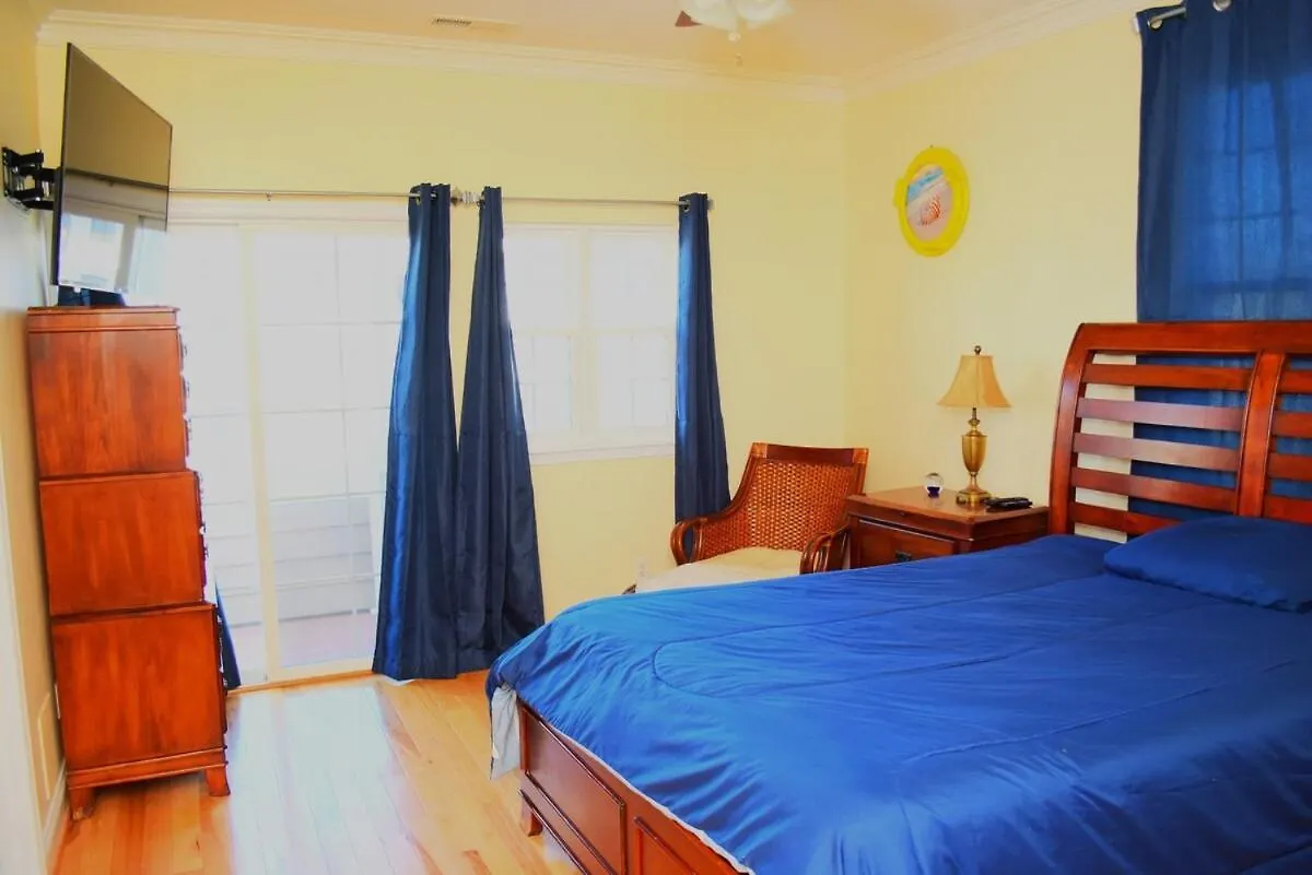 Alexander Mini Mansions 202a * אושן סיטי