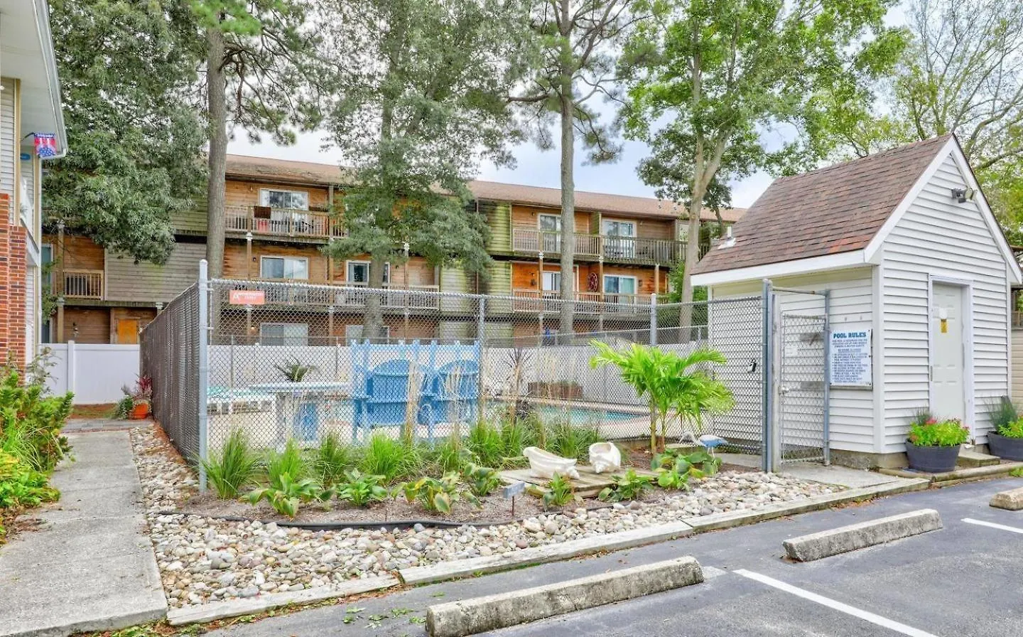 Apartment Pine Needle Ocean City