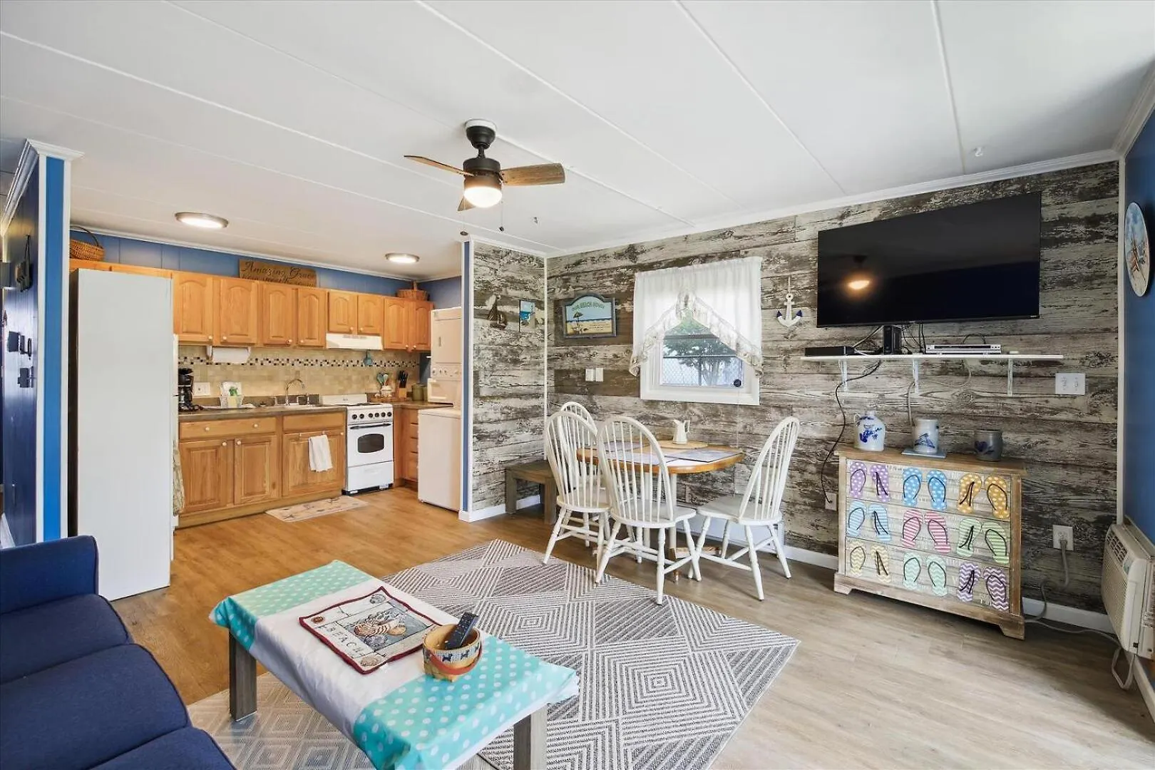 Apartment Bay Colony *