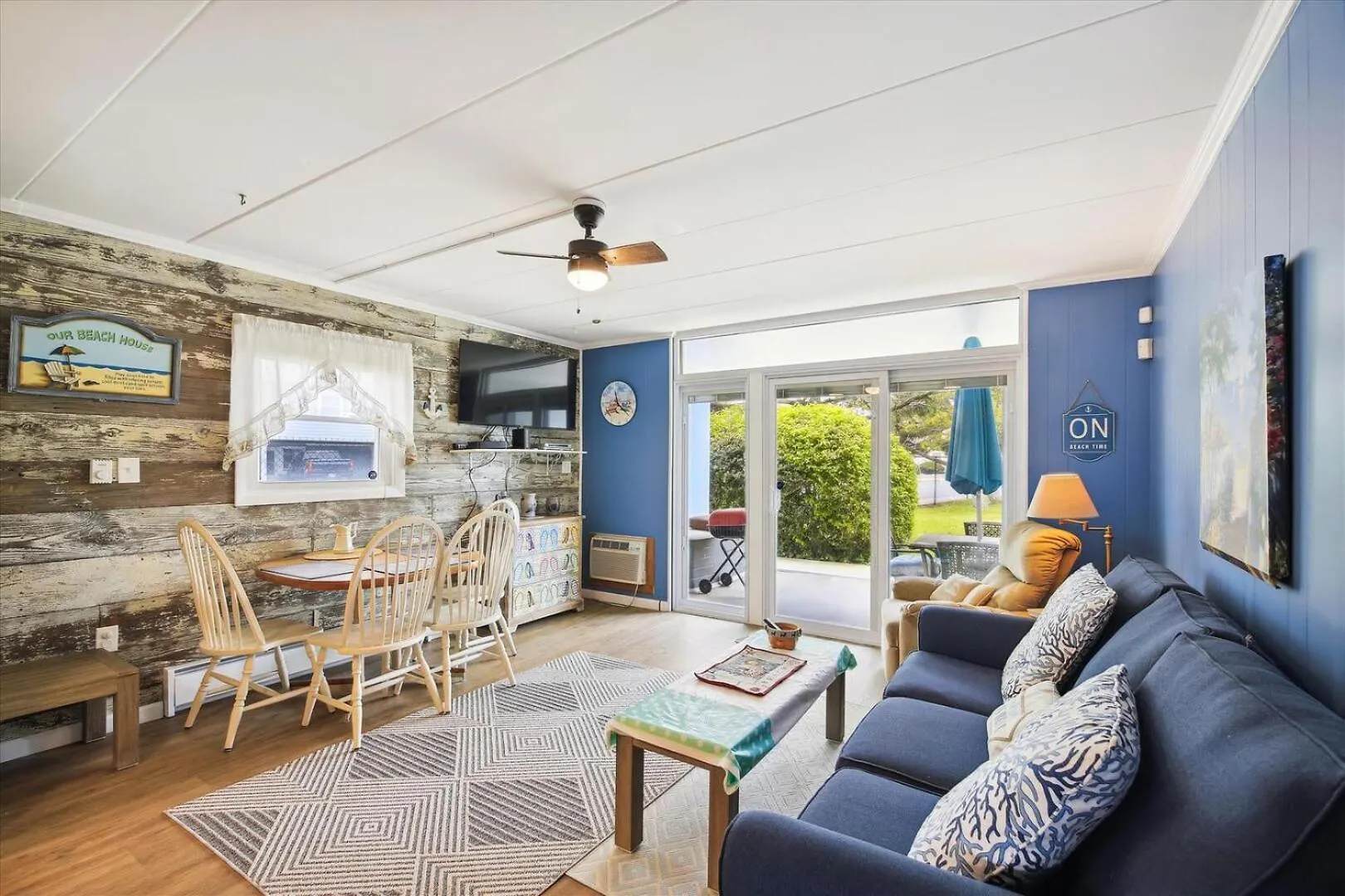 Apartment Bay Colony