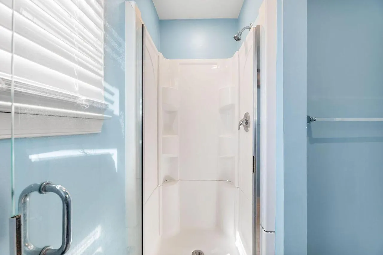 The Barracuda 3 Steps To The 2br Sleeps 6 Appartement