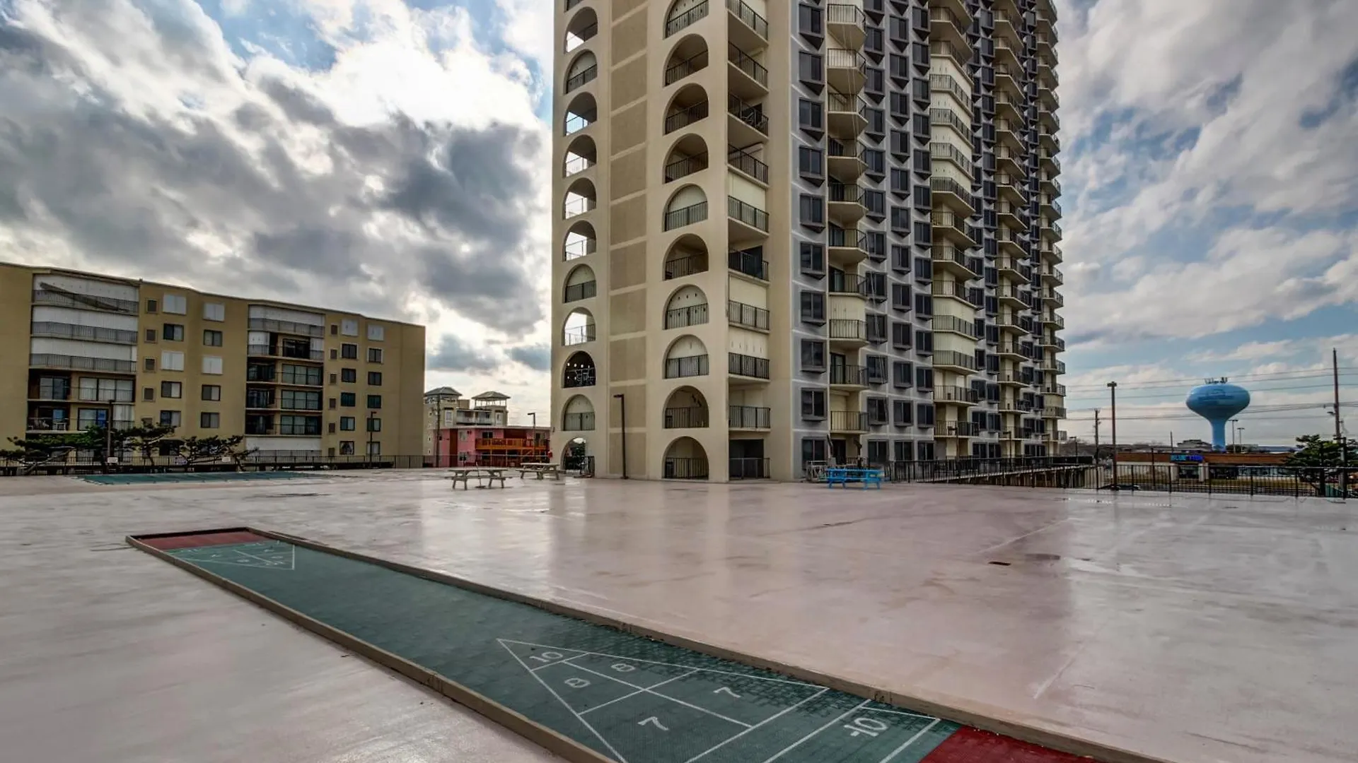 Apartment 9400