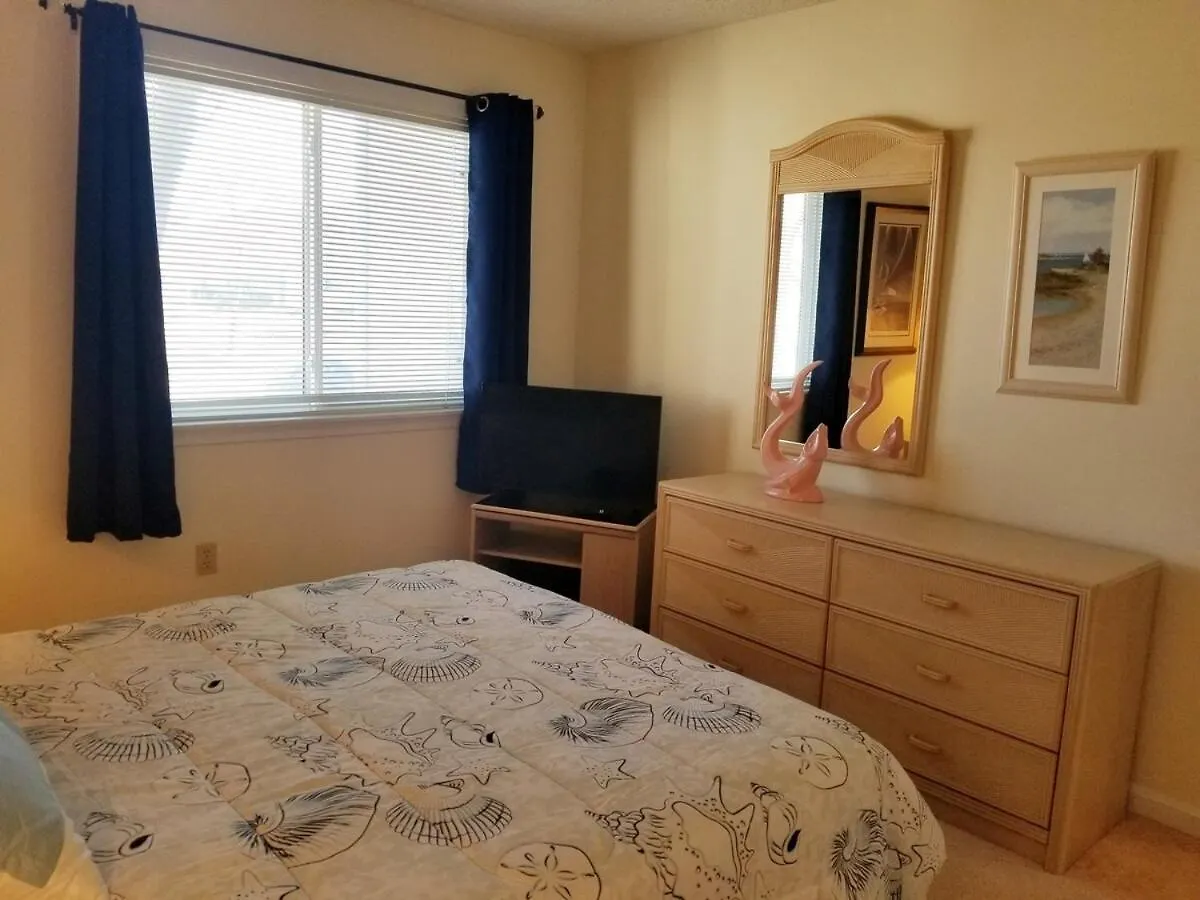 Hidden Harbour 2br 2ba - Bayside With Pool, Steps To And Northside Park! *