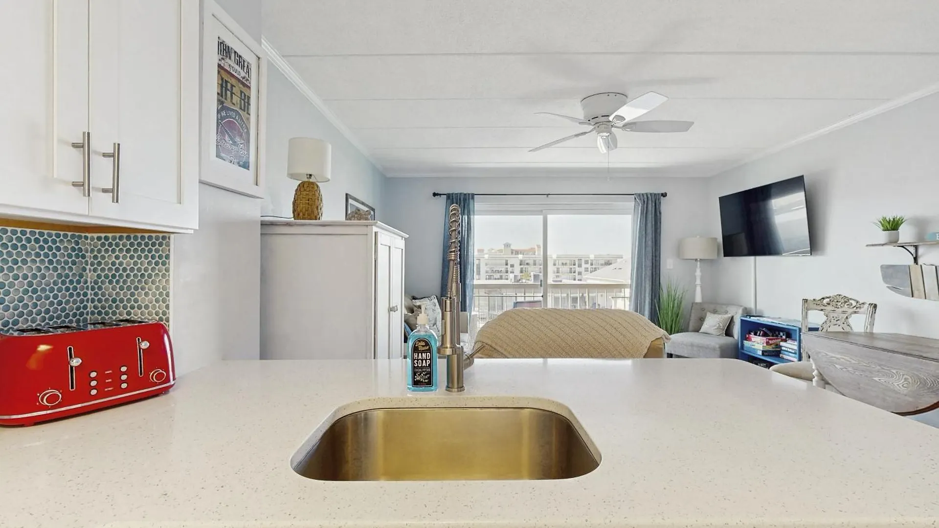 Apartment Shell Yeah - Le Lisa 405