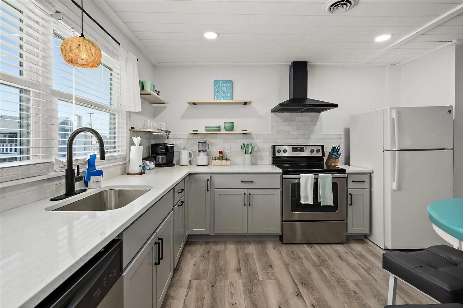 Ocean Whisperers, 5 Min Walk To Boardwalk & Beach, Just Renovated 2025 Apartment