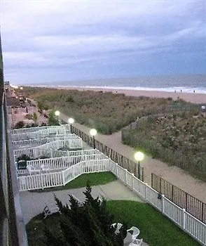 Motel Dunes Court 2*