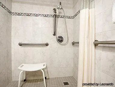 Howard Johnson By Wyndham Ocean Oceanfront Отель