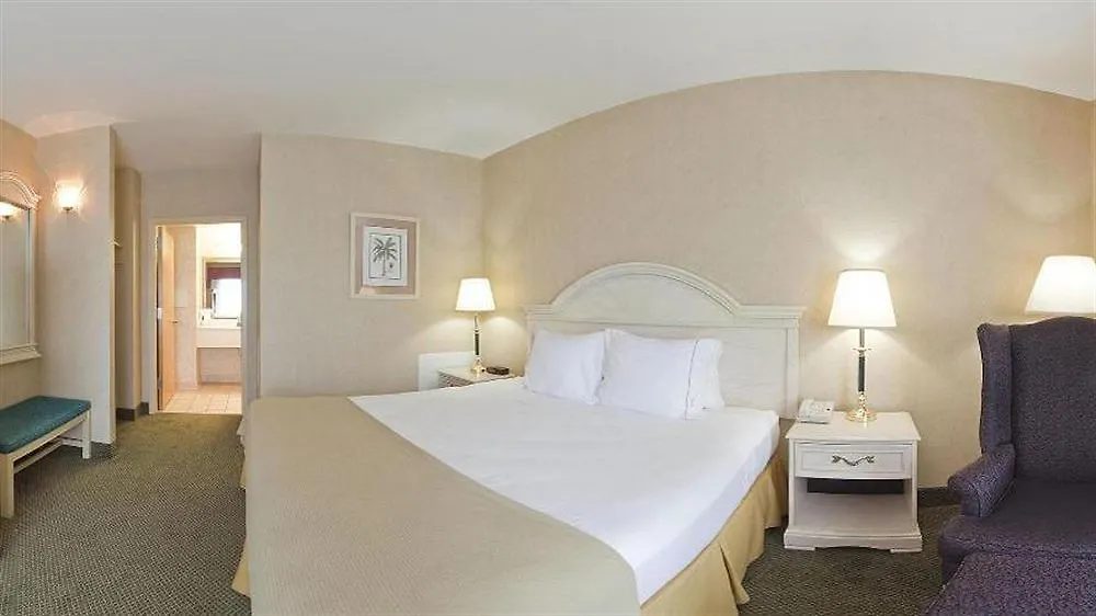 Express & - Ocean By Ihg 3*