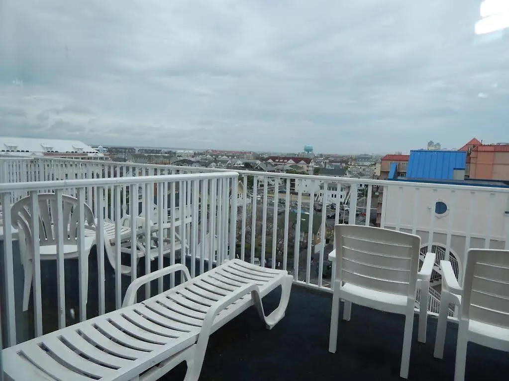 Paradise Plaza 3*