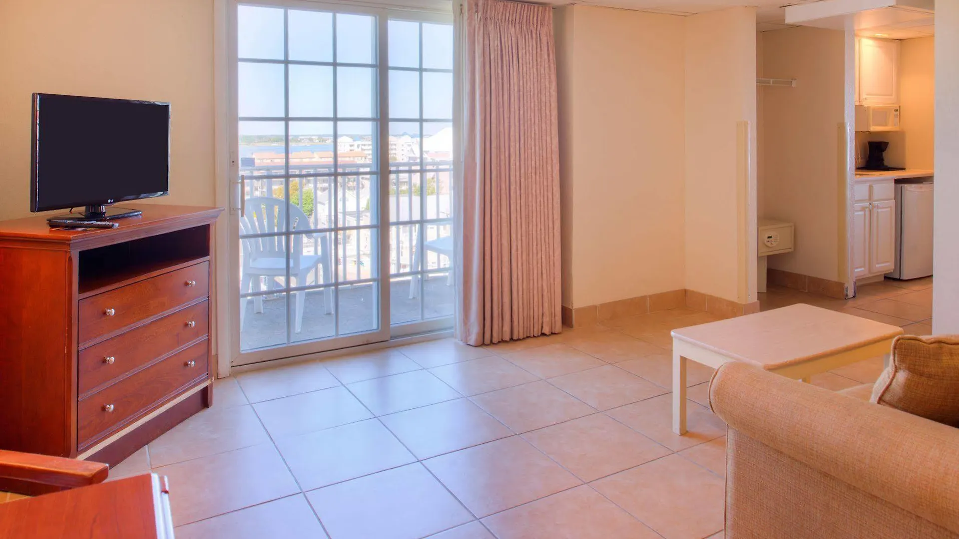 Paradise Plaza 3*