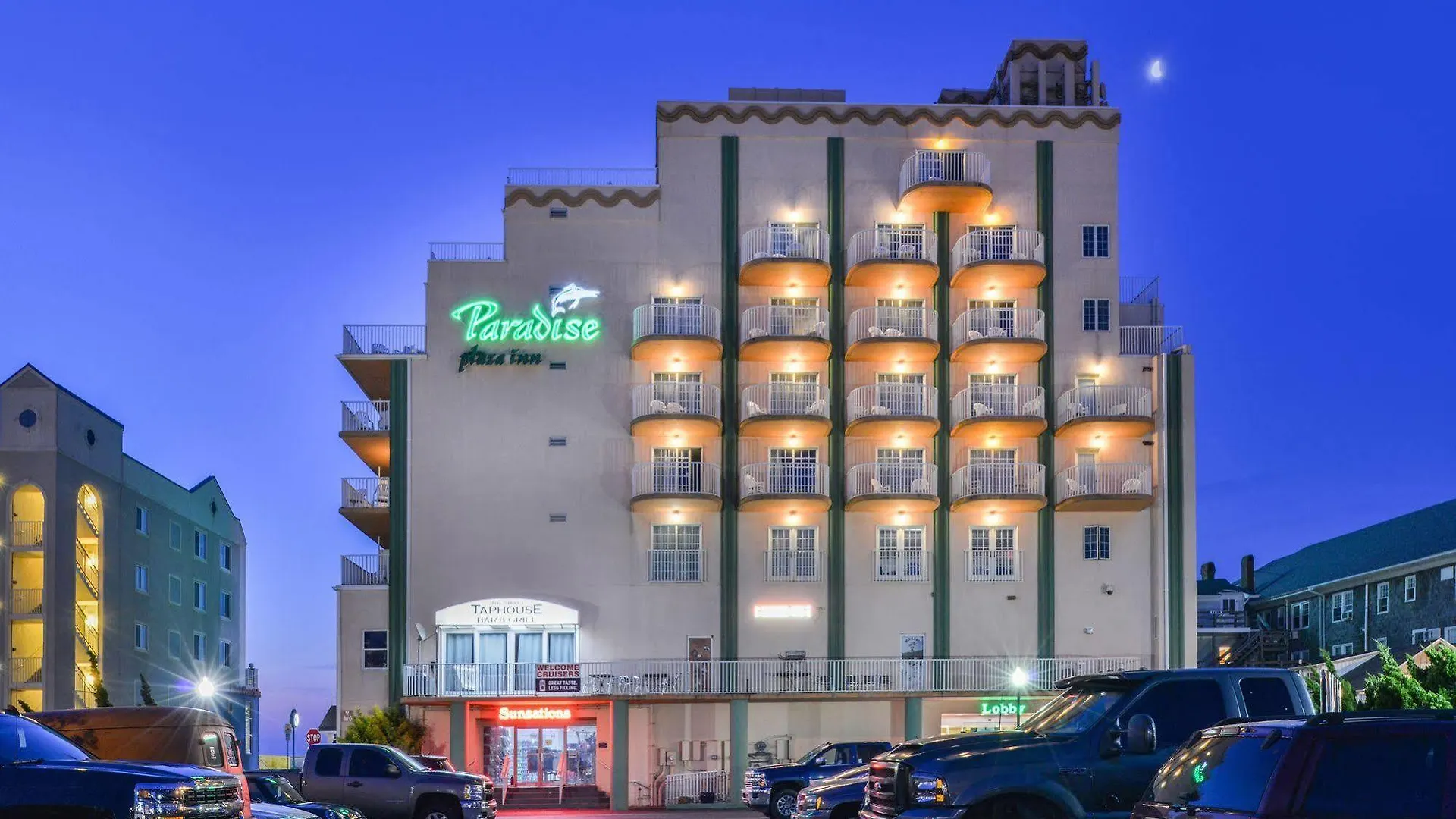 Paradise Plaza Hotel 3*