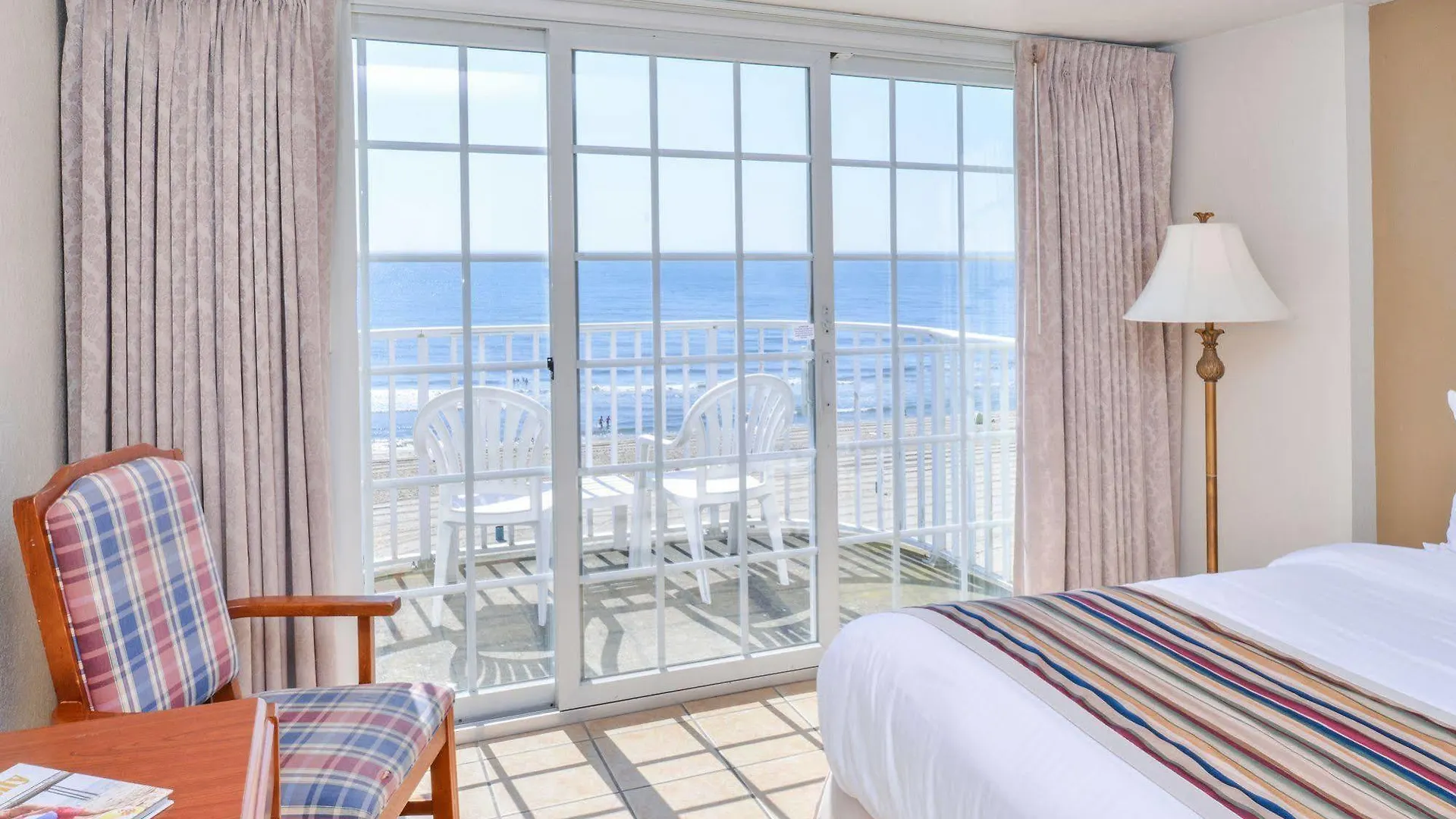 Paradise Plaza Hotel 3*