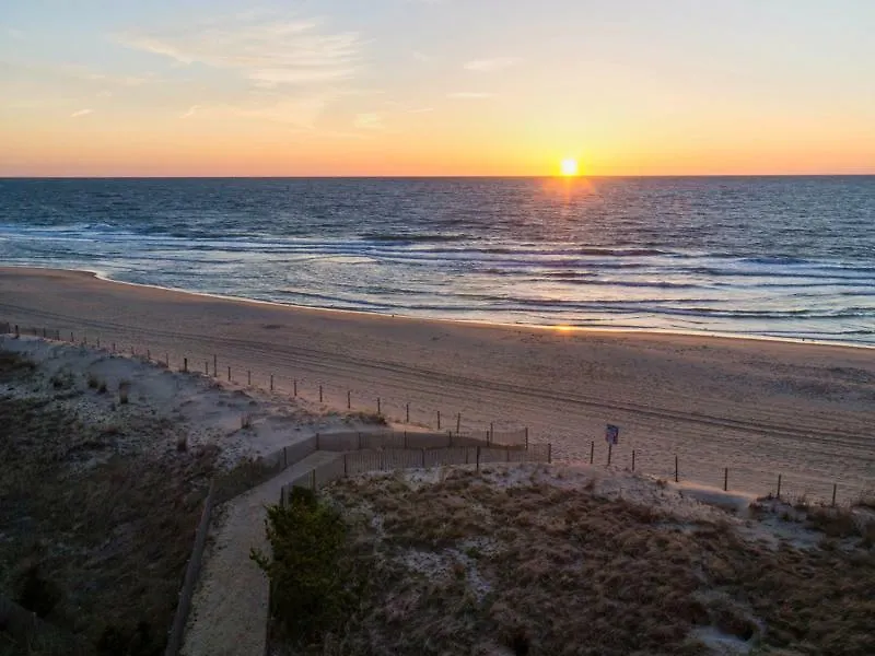 Hilton Garden Ocean Oceanfront Hotel