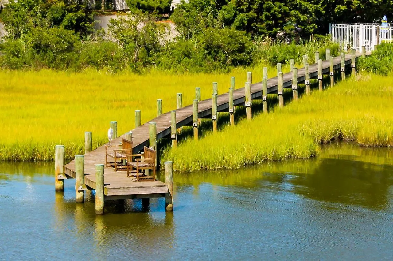 Sunset Landing Apartment *