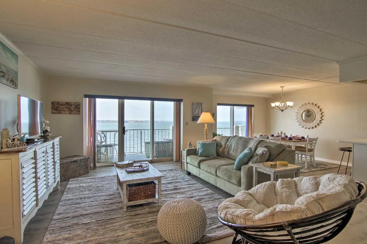 Bayfront Ocean Pool And Boardwalk Access *