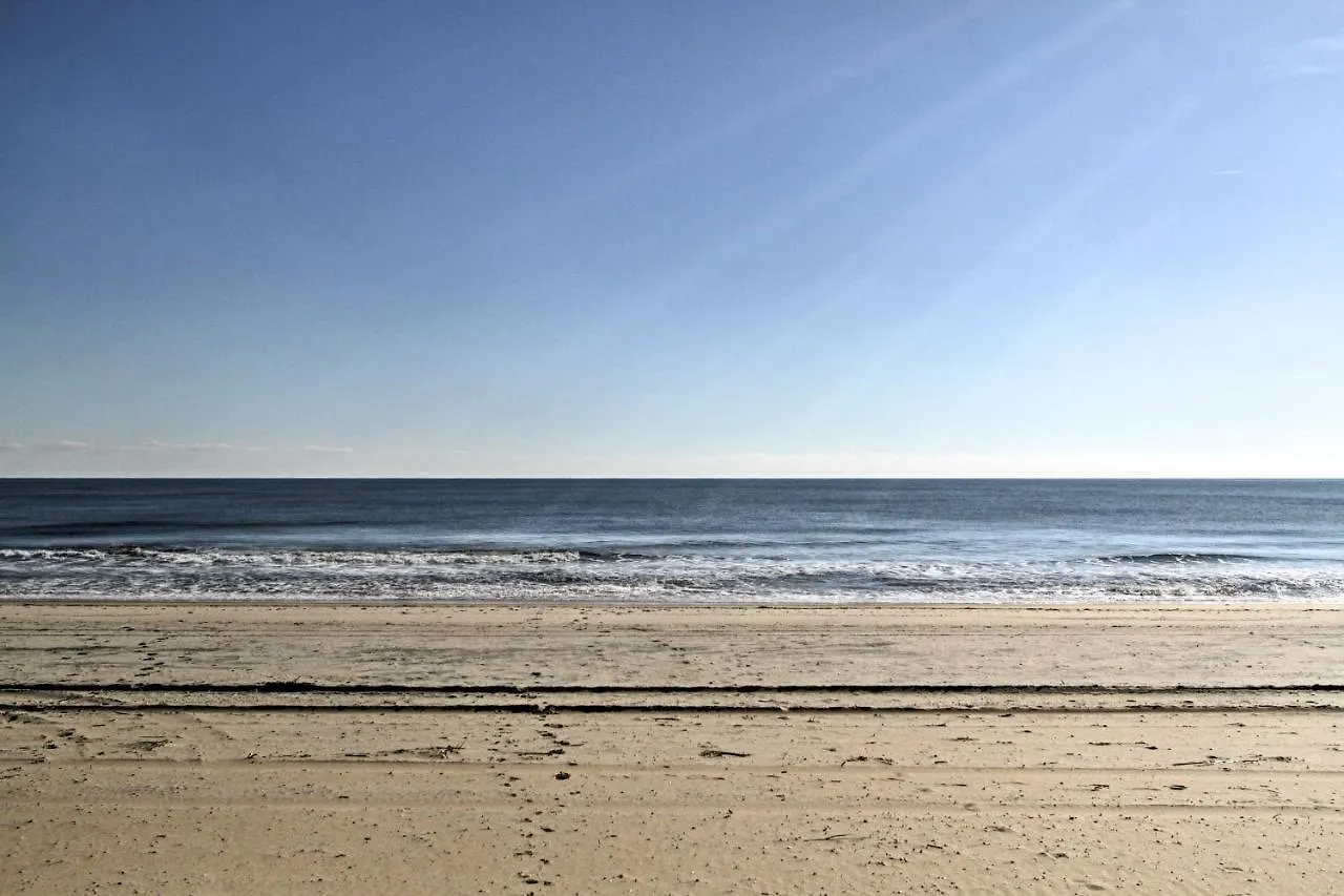 Ocean With Balcony - Walk To Beach!
