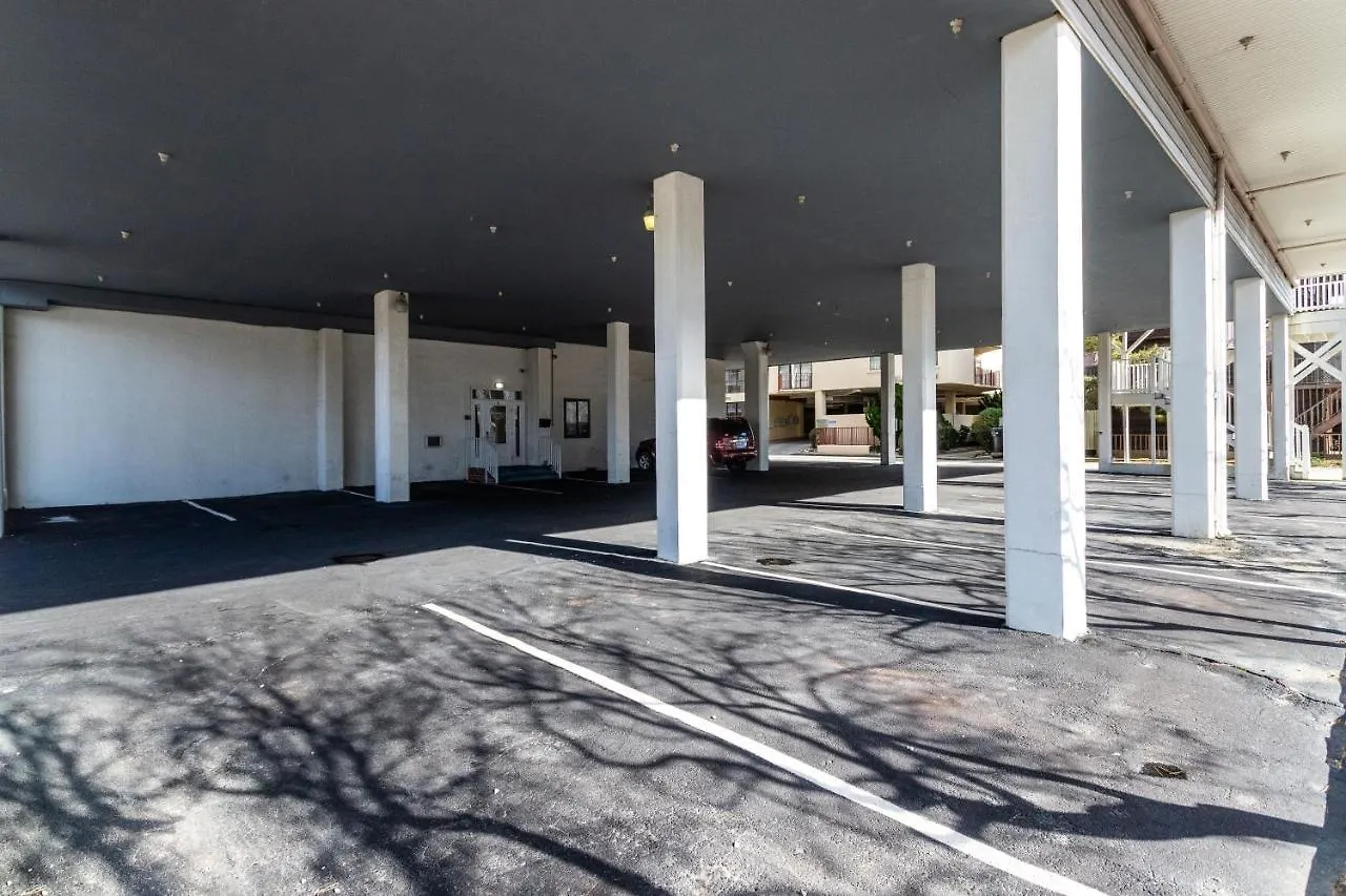 Marylander Condominiums, 90 Steps From The 4*