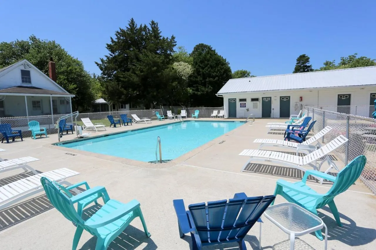Long Acres & Cottages 2*