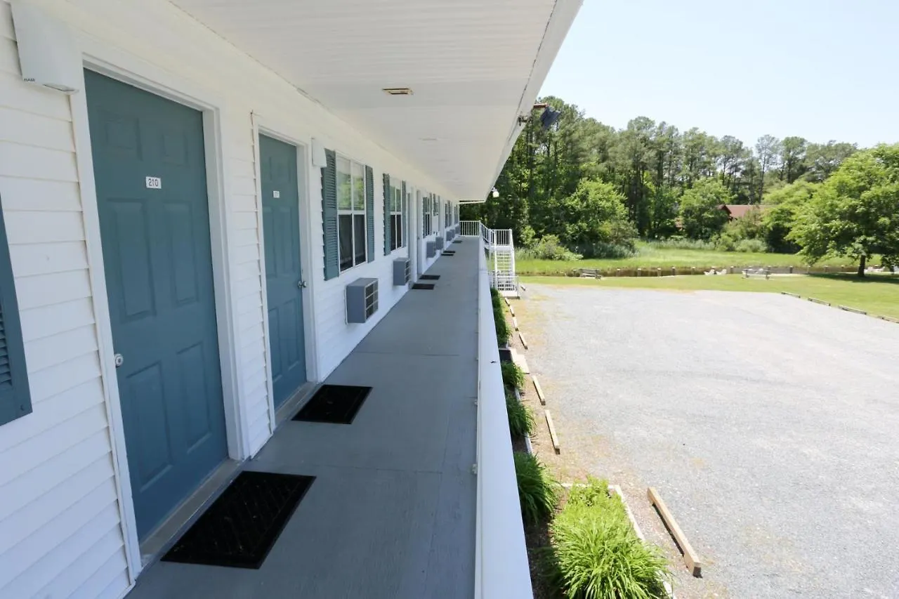 Long Acres & Cottages Motel