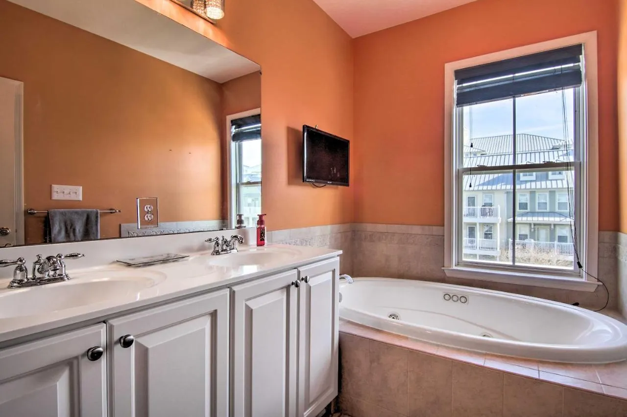 Resort-style Ocean Townhome With Access! Ocean City