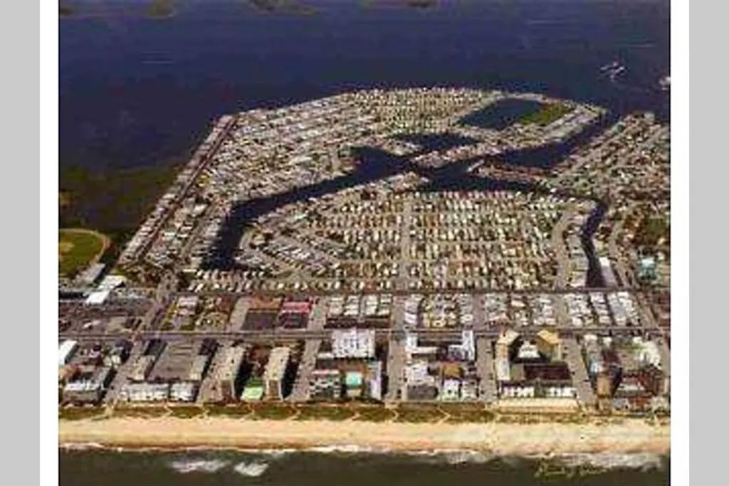 Holiday home Dorothy And Johns Ocean Md Vacation Sleeps 8 - 3 Bedrooms 2 Full Bath Ocean City
