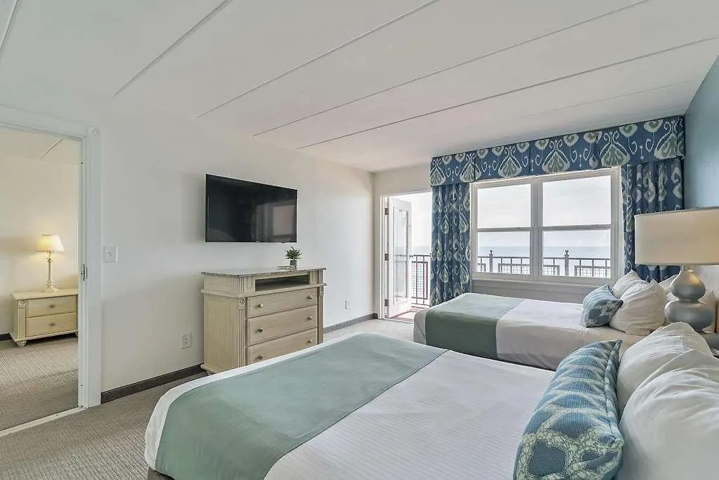 מלון Hilton Garden Ocean Oceanfront 3*