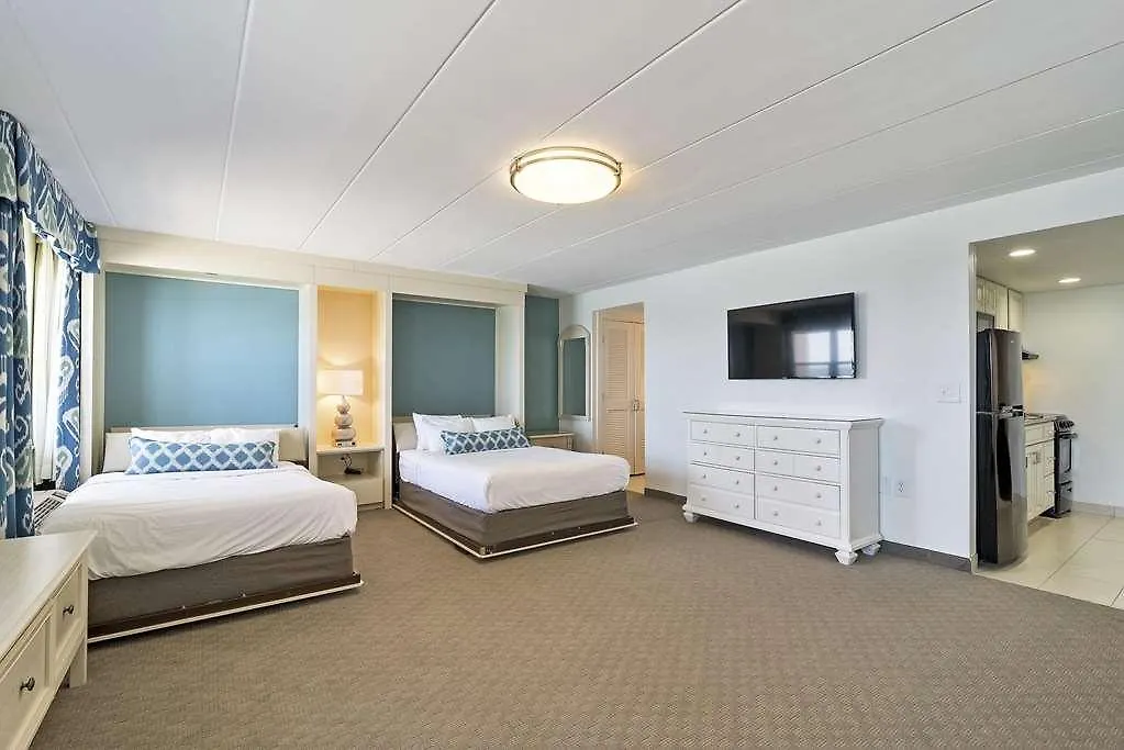 Hilton Garden Ocean Oceanfront מלון