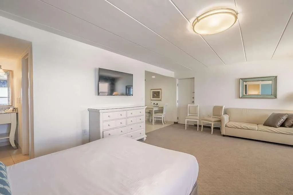 Hilton Garden Ocean Oceanfront מלון 3*