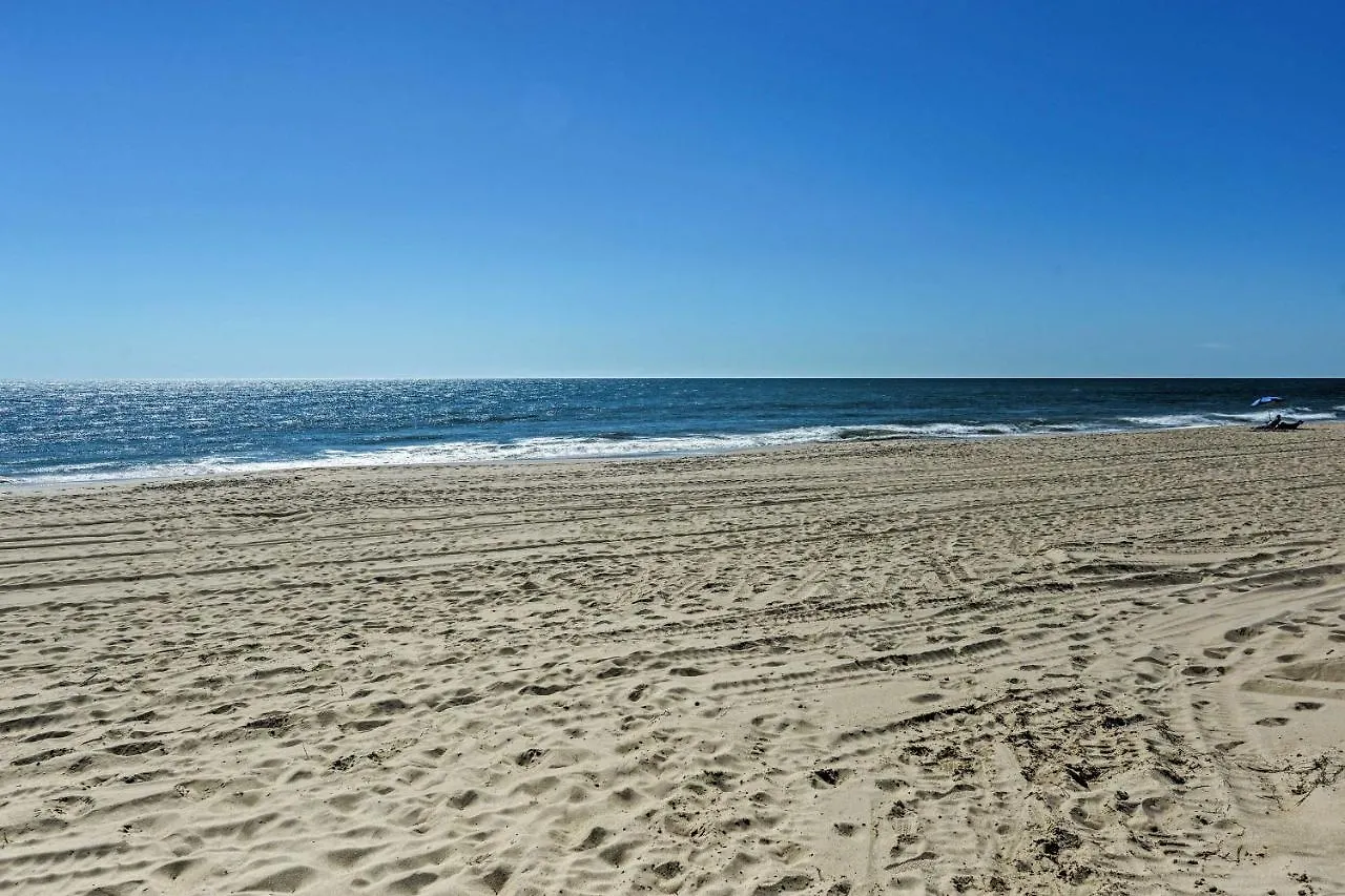 Bright Ocean Escape With Direct Access!