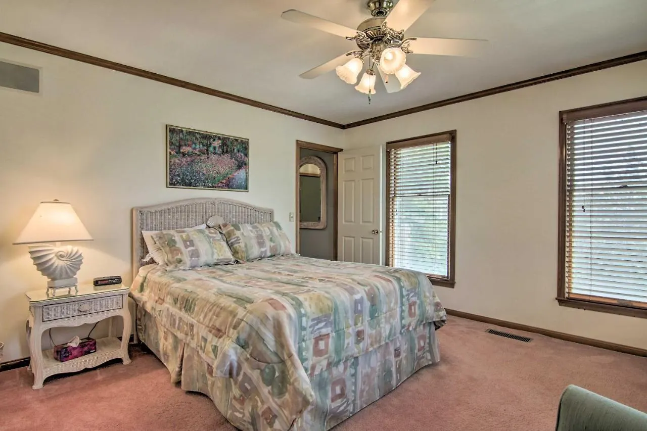 Canal-front Ocean Getaway With Deck And Dock! Holiday home Ocean Pines