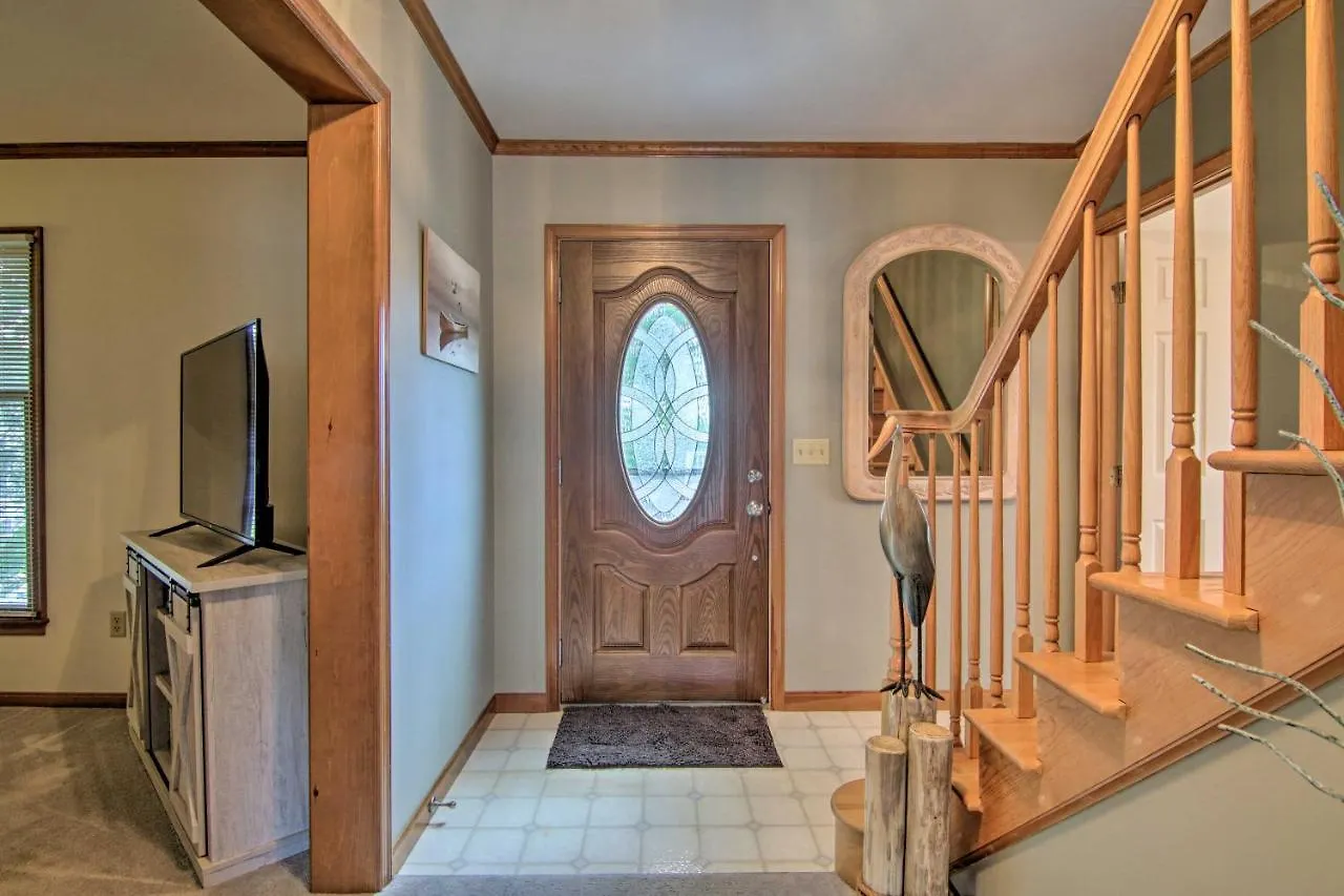 Holiday home Canal-front Ocean Getaway With Deck And Dock!