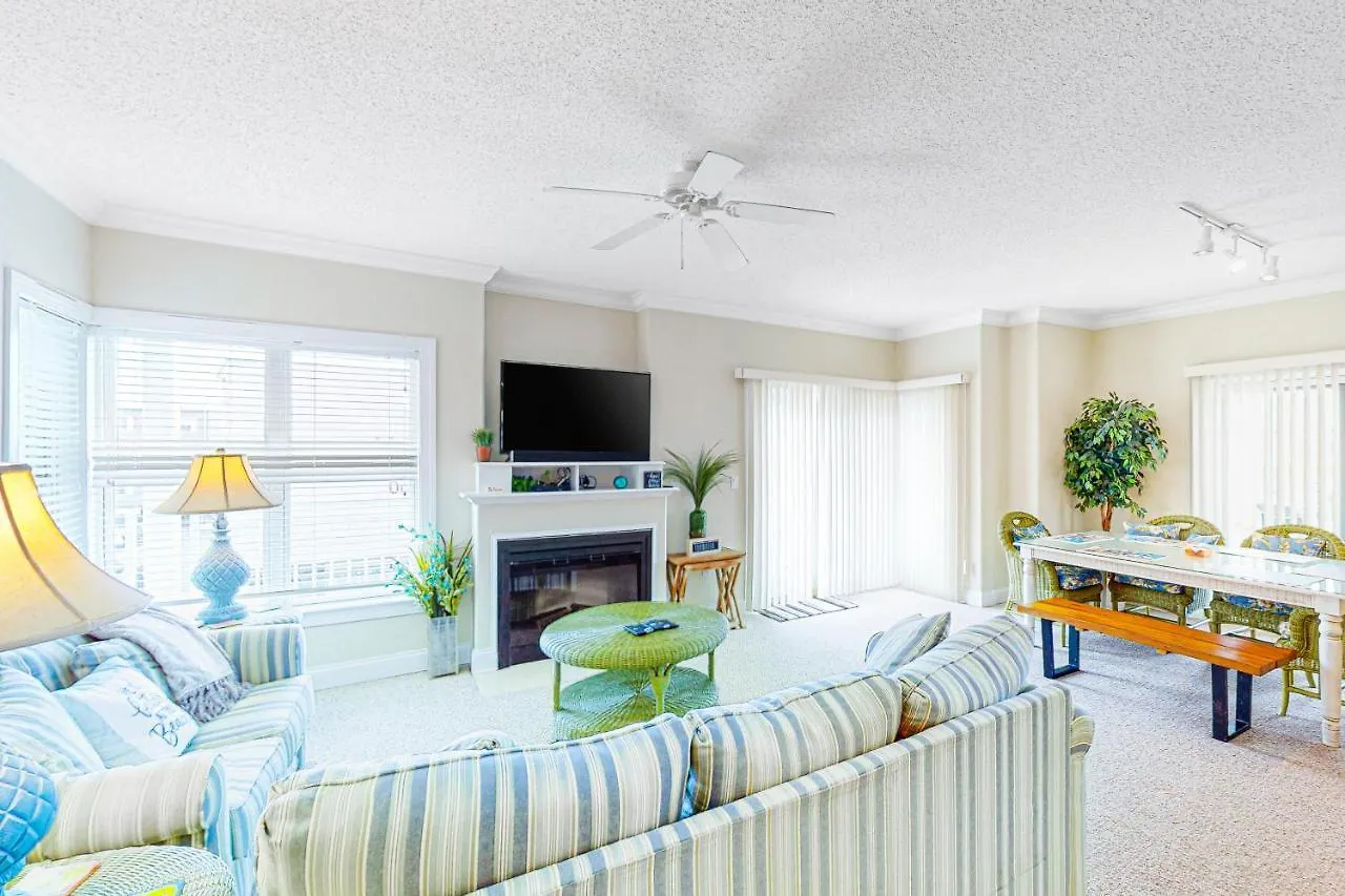 Apartment 4100 #201 *