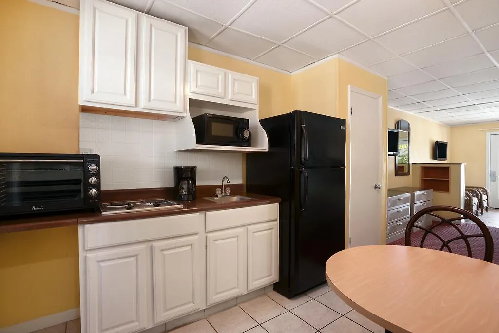 Days By Wyndham Ocean Oceanfront 3*