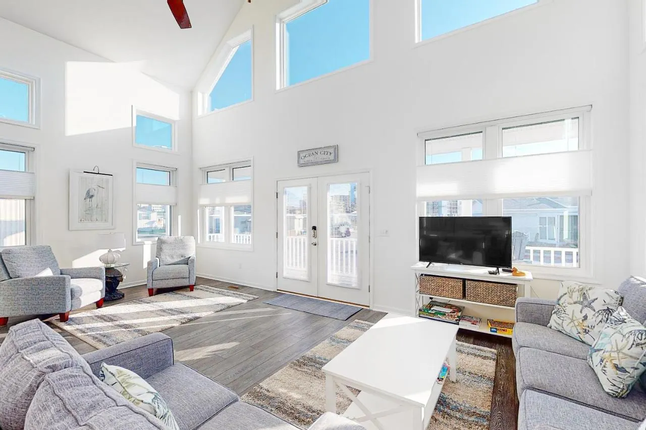 Atlantic Blvd 13314 Holiday home *