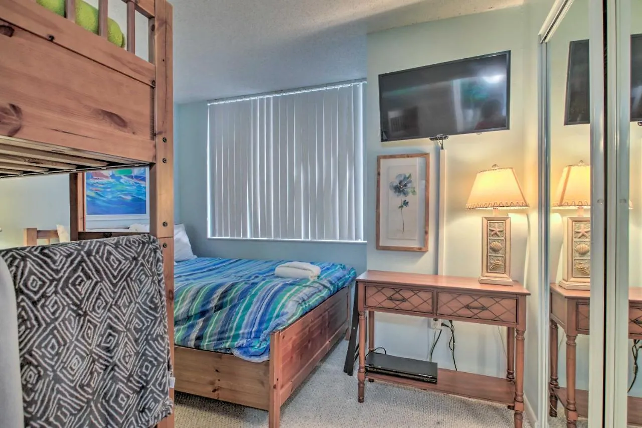 Apartment Ocean With Balcony - Steps To Beach! *