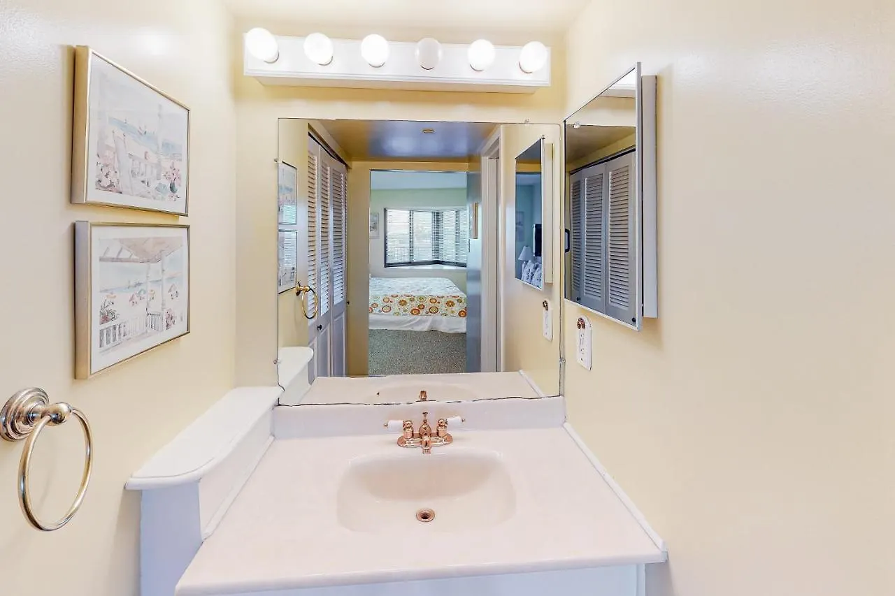 Apartment 9400 Bldg #203