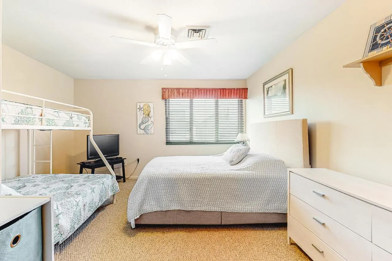 Nassau Village 24 *