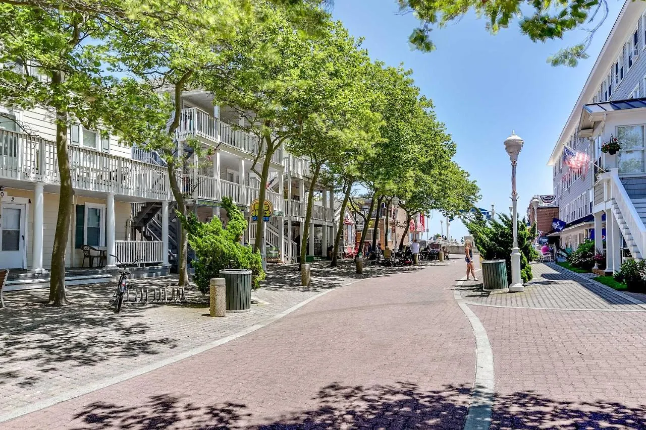 Ocean Spacious Balcony, Walk To Beach! *
