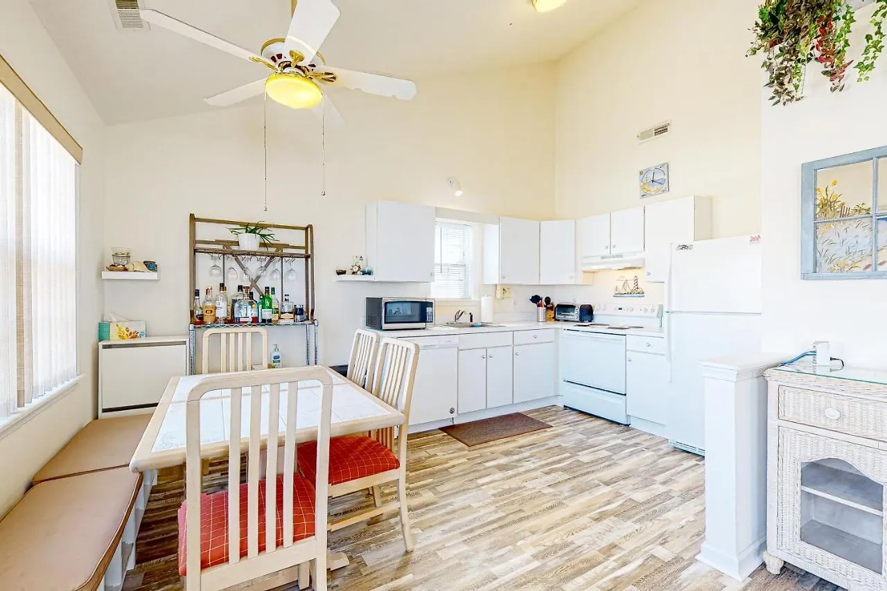 Dolphin Bay I Apartment