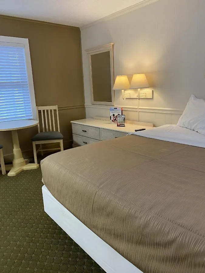 The Admiral Hotel/motel מוטל 2*