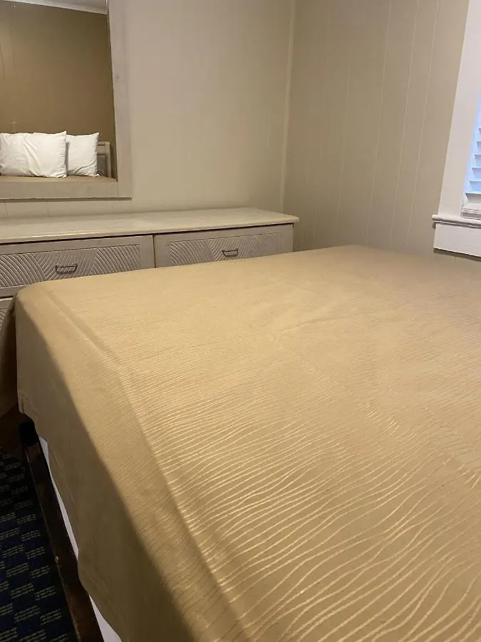 מוטל The Admiral Hotel/motel