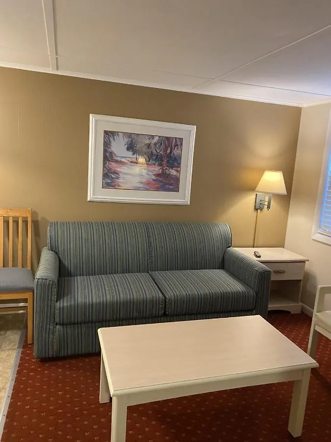 The Admiral Hotel/motel מוטל