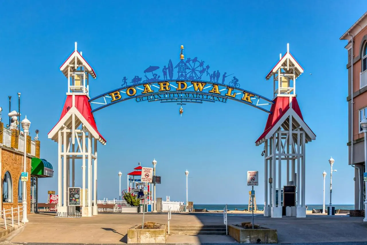 Hotel Oceanfront At Golden Beach Ocean City