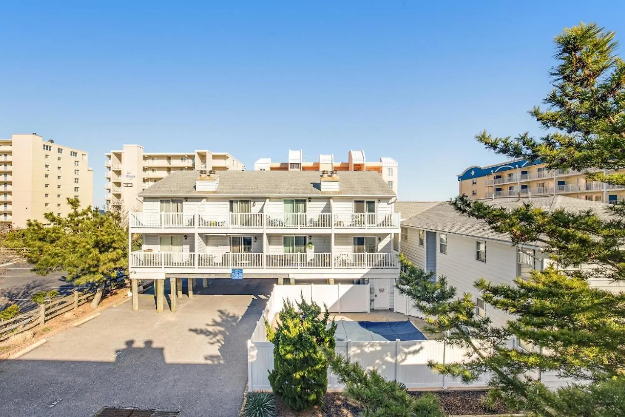 Oceanblock 61st C102 Hotel