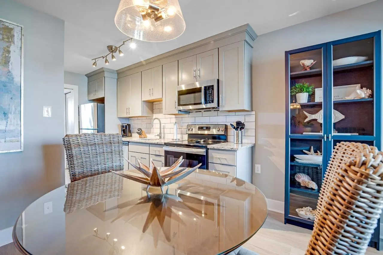 Boho Bayshore 42 Apartment