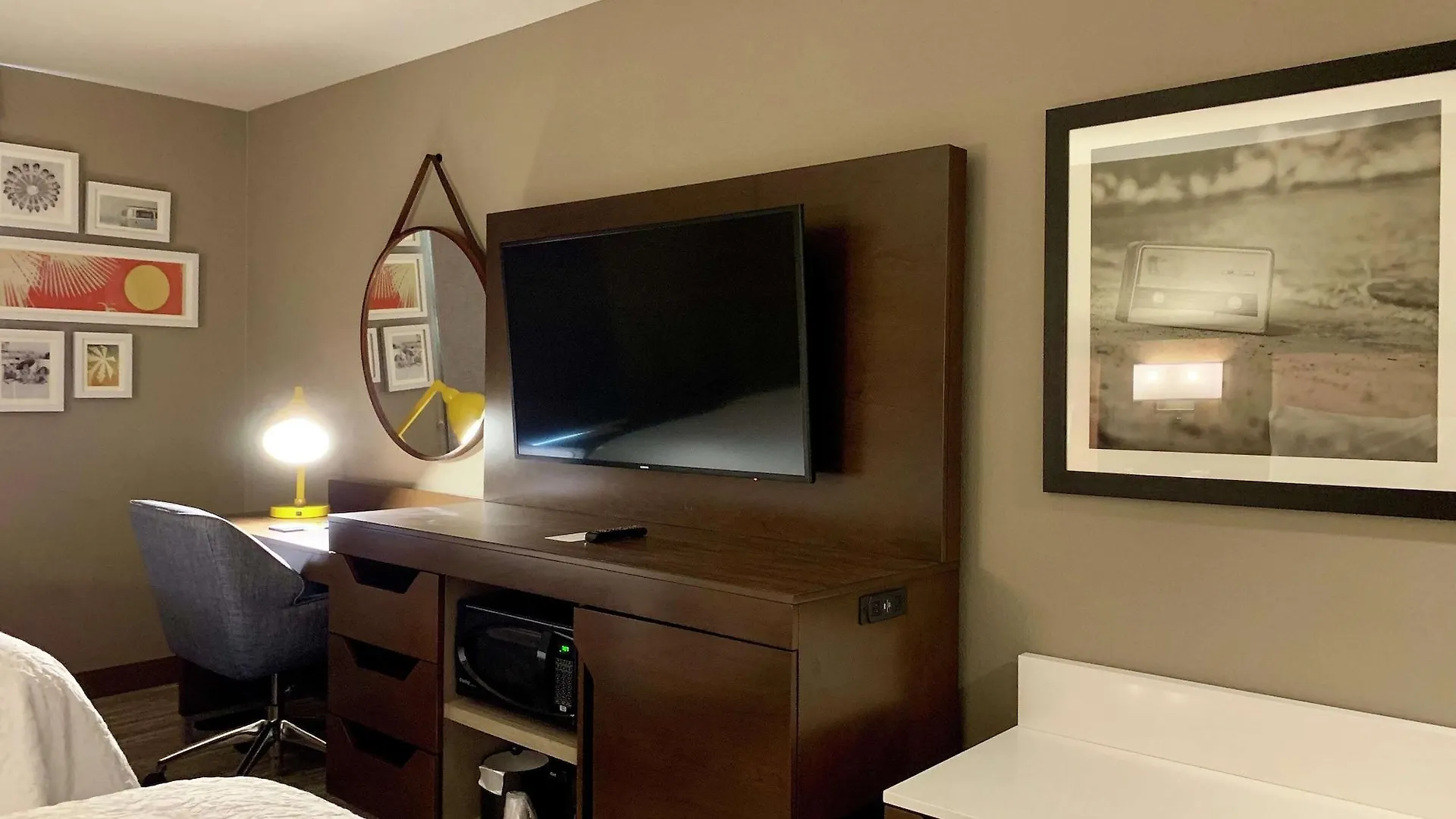 Hotel Hampton & Ocean West